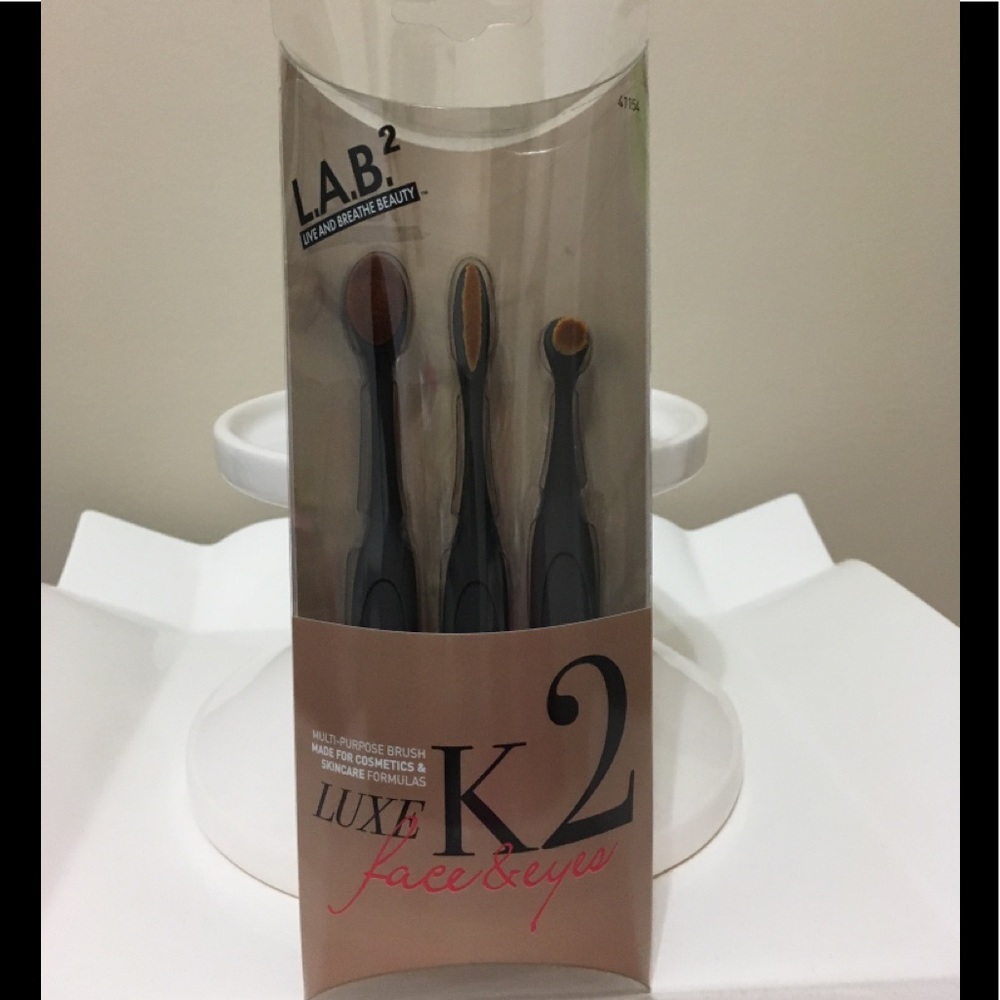 ๐ Luxe K2 L.A.B. 2 3 Makeup Brushes! ๐ฅ - Picture 2 of 7